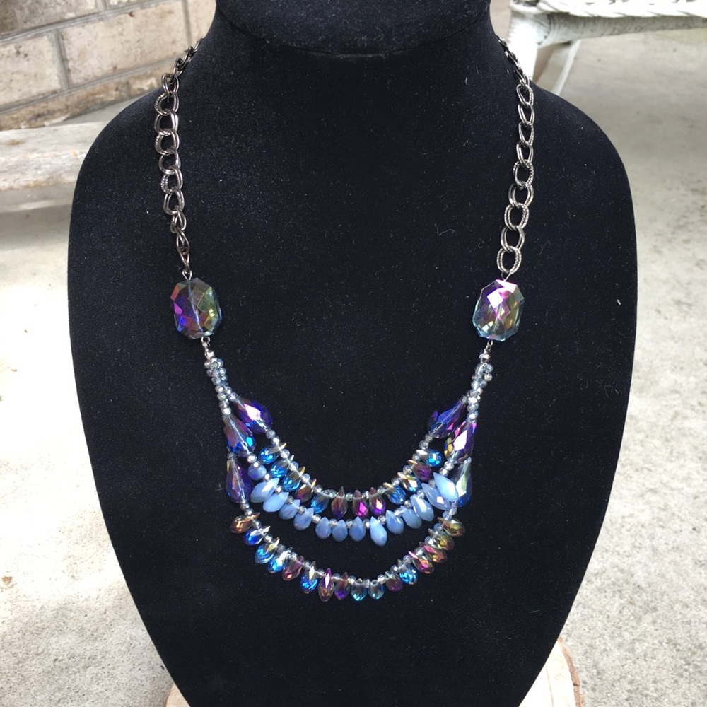 Sparkly fun statement necklace. 25